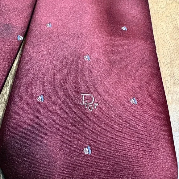 Christian Dior Burgundy Tie with Subtle Dots - Picture 2 of 4